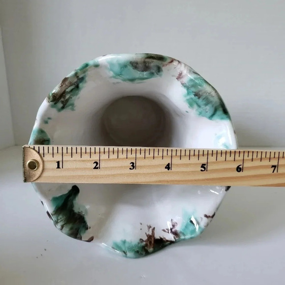 Beauce Canada  437 Green/Brown/White Pottery Vase. - Picture 7 of 8